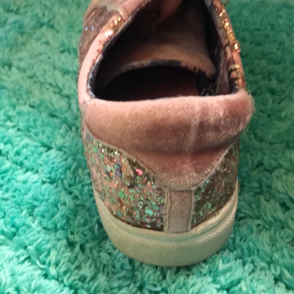 Shoes - Picture 3 of 4